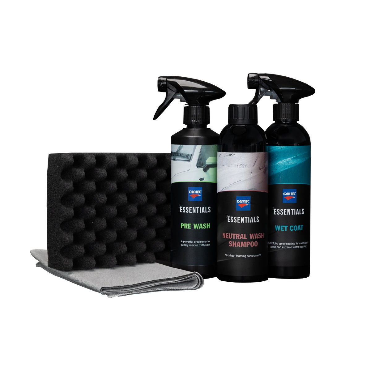 Cartec Essentials Kit Lavaggio Auto Wet Coat Basic Il Preparatore 2.0 con spray prelavaggio, shampoo neutro, rivestimento bagnato, spugna e panno in microfibra su sfondo bianco.