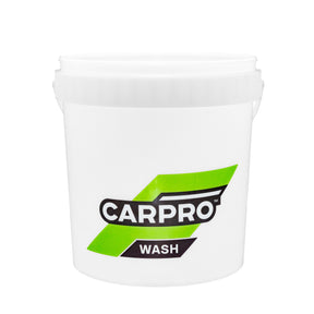 Secchio CARPRO bianco da 19 litri con etichetta verde "Wash" per lavaggio auto.